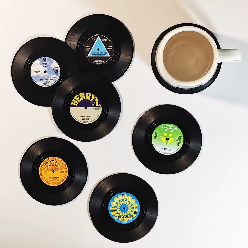 VinylVibe™ - ZESTAW RETRO WINYLOWYCH PODSTAWEK POD NAPOJE!